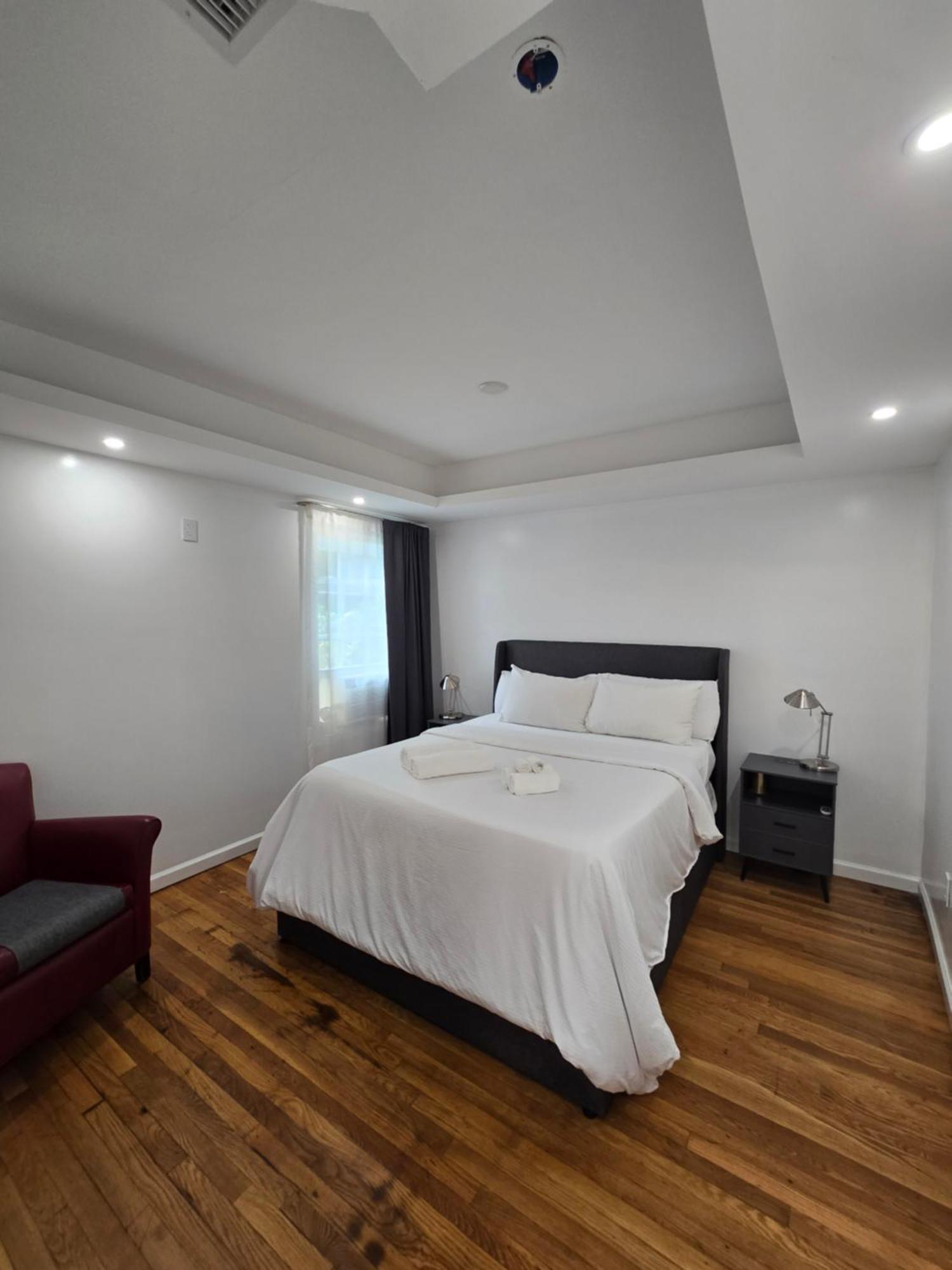Quarto em Acomodações Particulares Beautiful Bedroom - New Renovation *